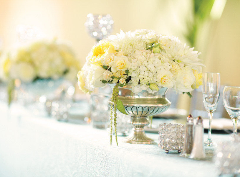 spring summer wedding white yellow wedding flowers centerpieces