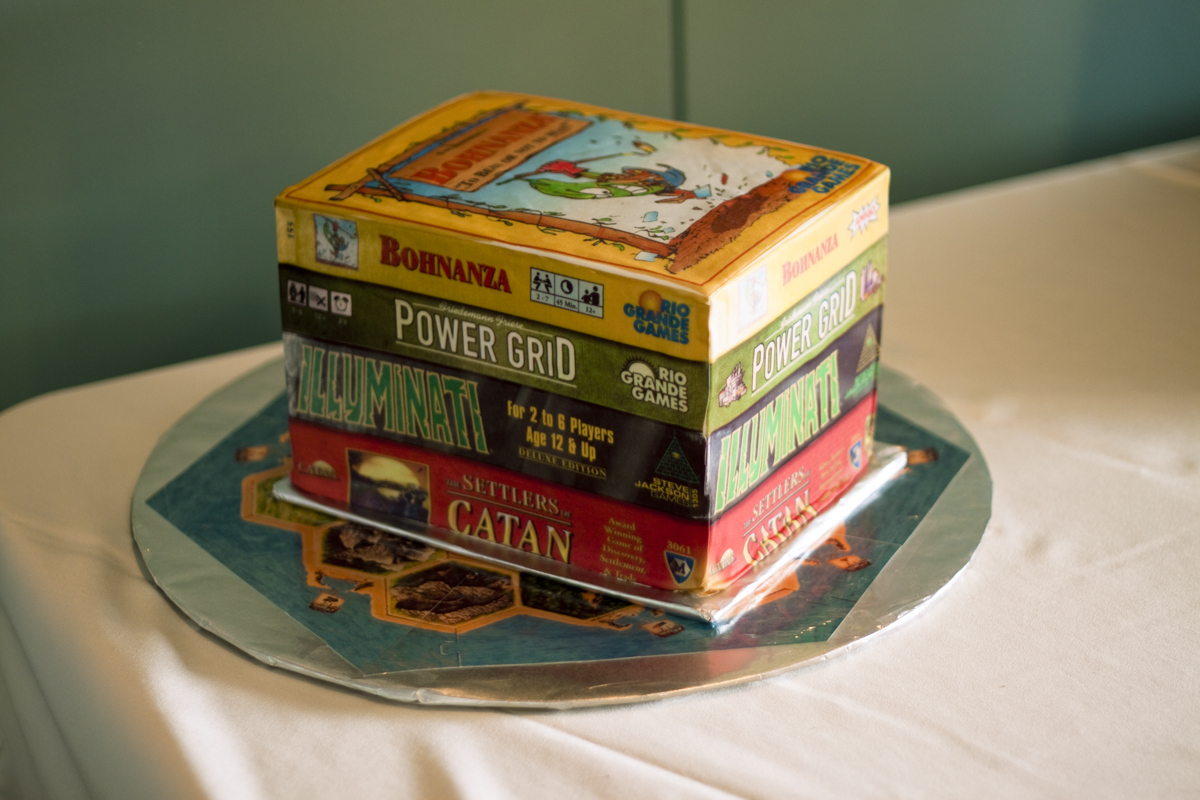 cool grooms cakes for gamers