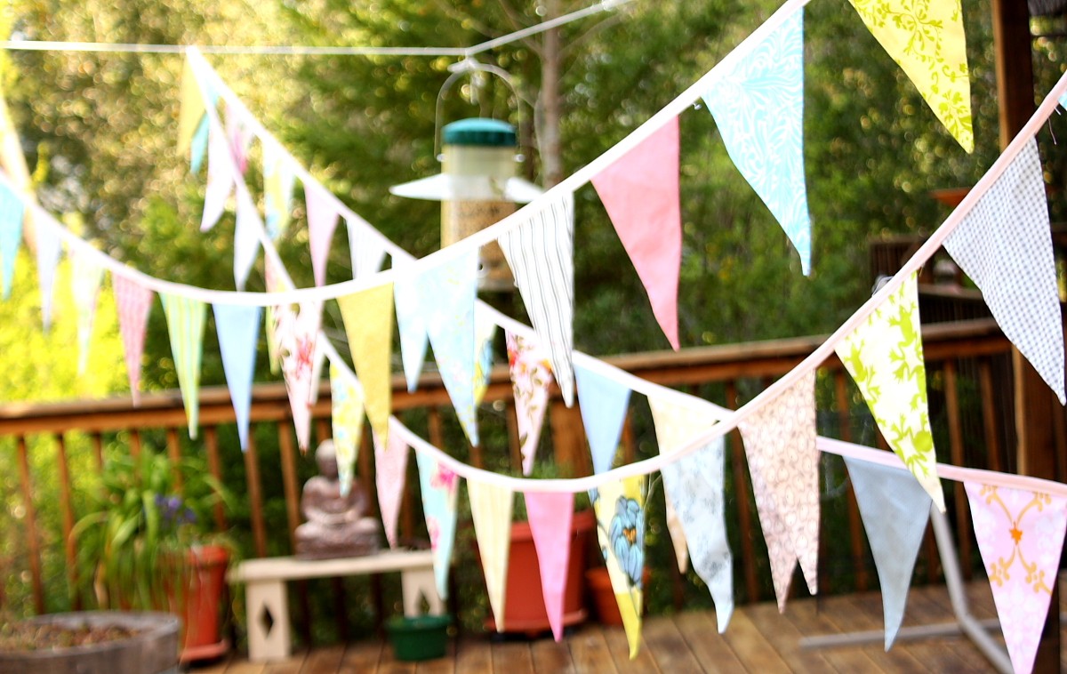 colorful bunting for outdoor weddings
