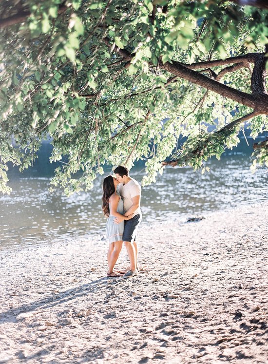 Romantic outdoor photo shoot