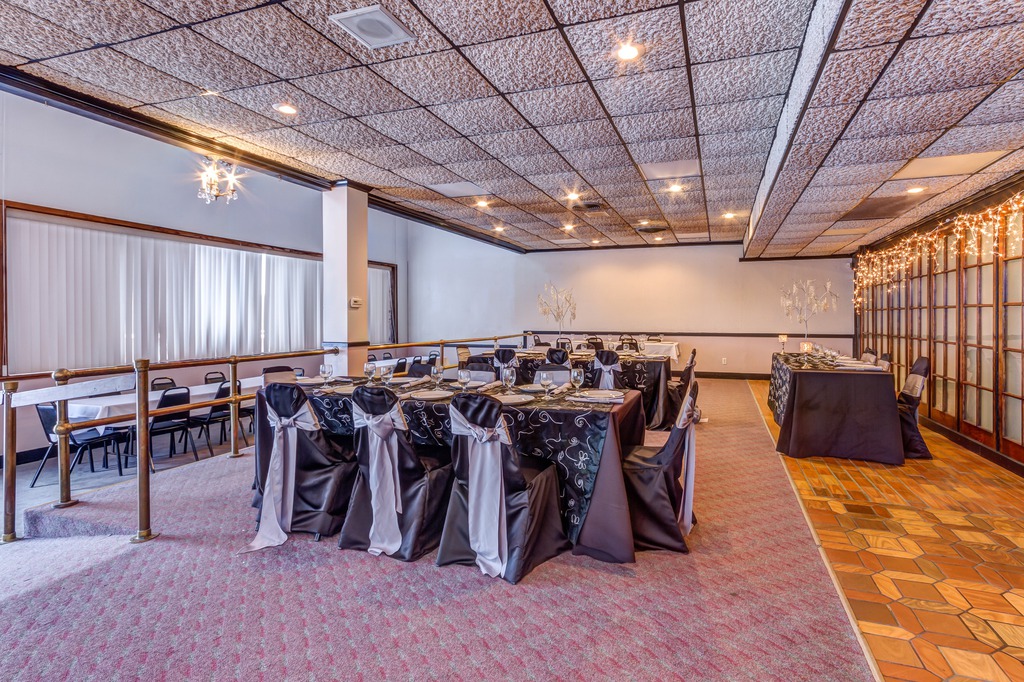 Black and Silver wedding reception