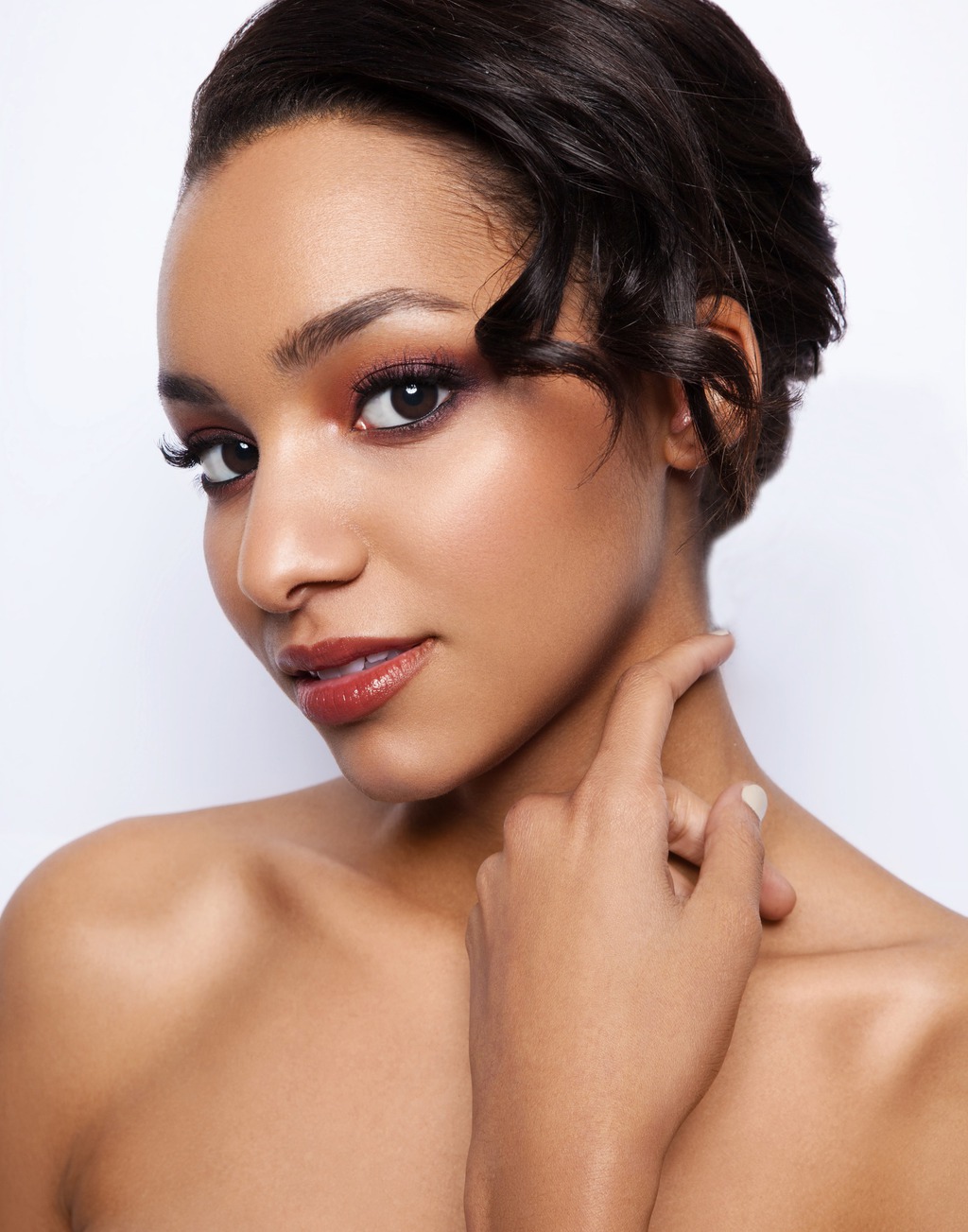 Smoky colorful bridal makeup