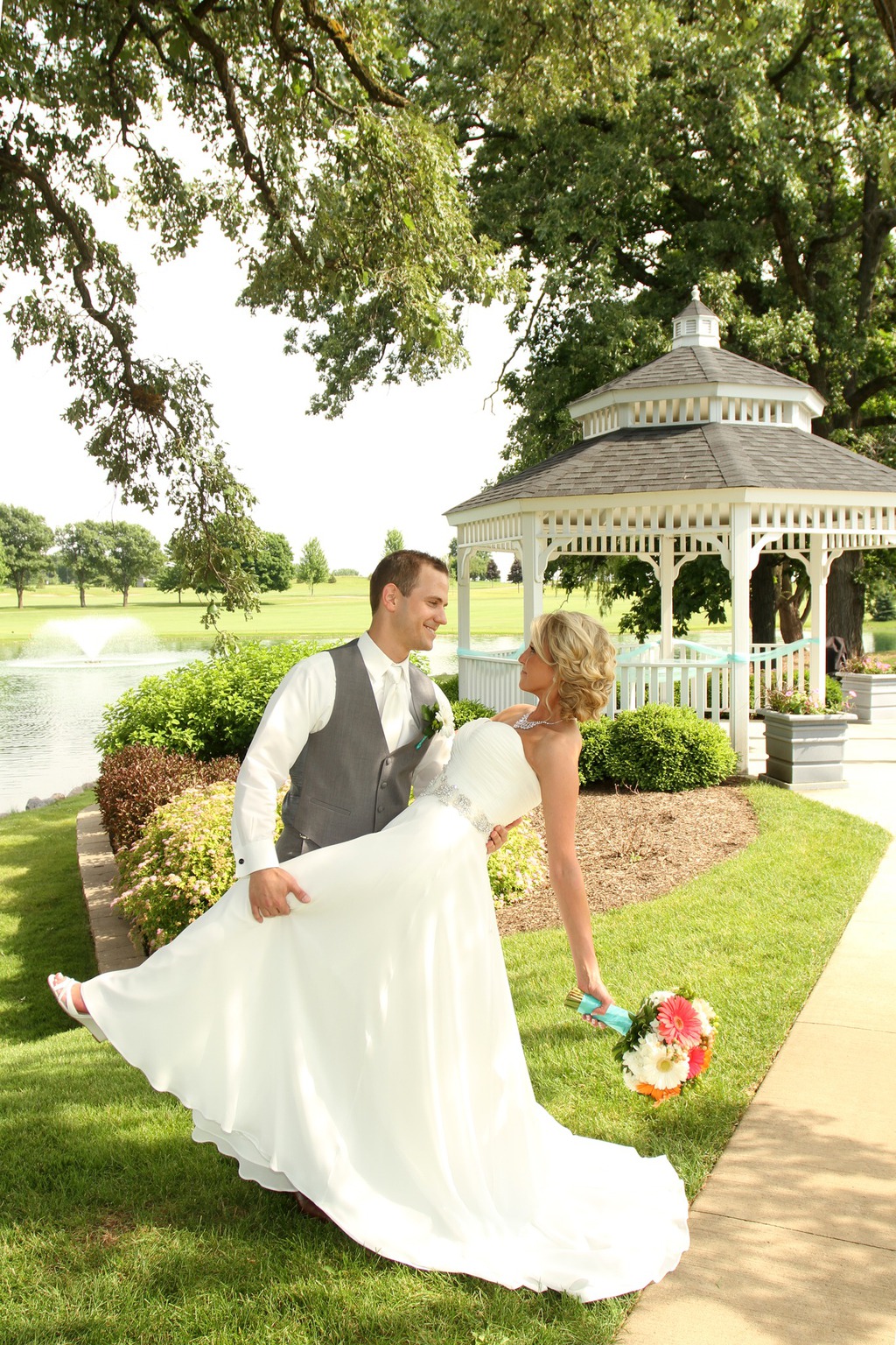 Outdoor wedding photo shoot