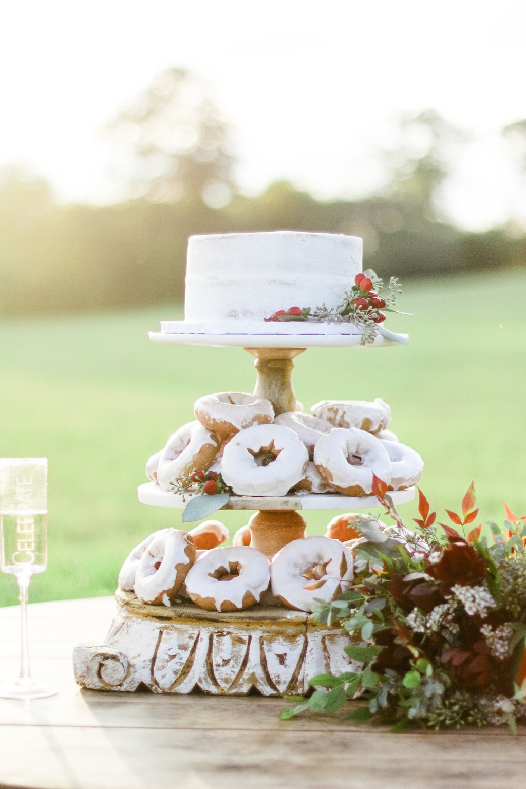 Wedding cakes outdoor photo shoot