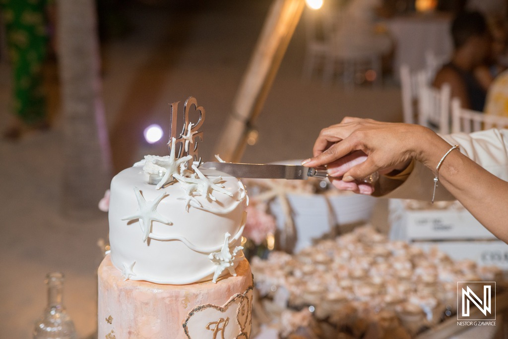 Cut the cake! Curaçao