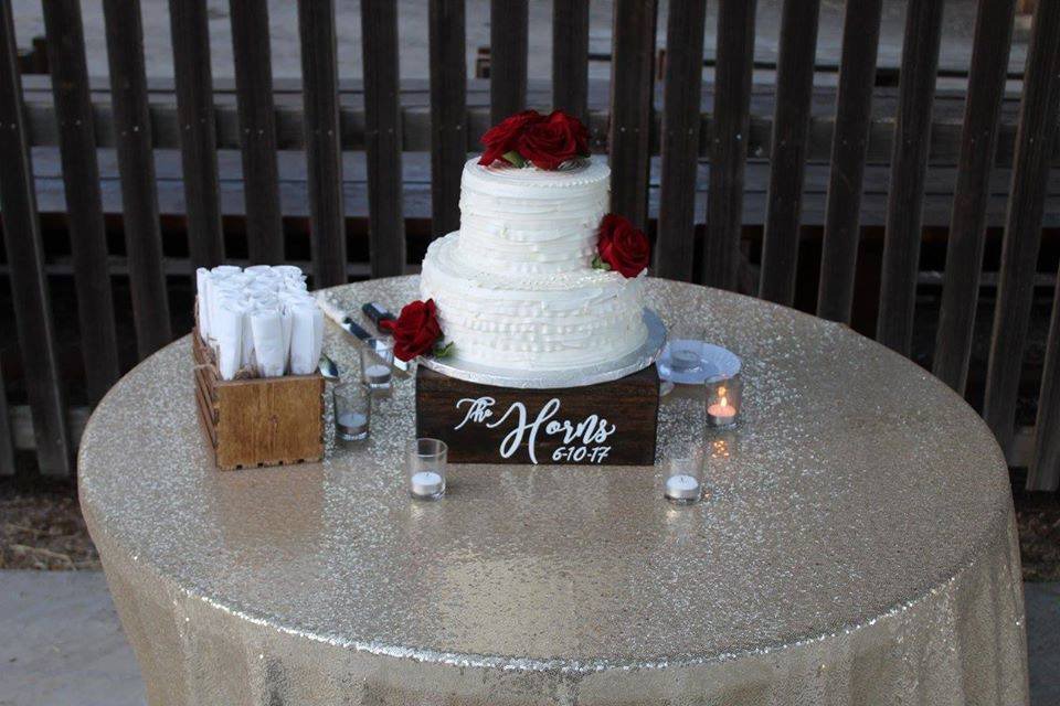 Wedding cake & decorative display table