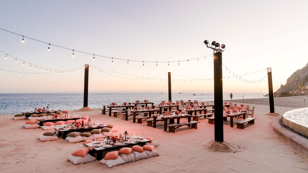 beach dinner set up