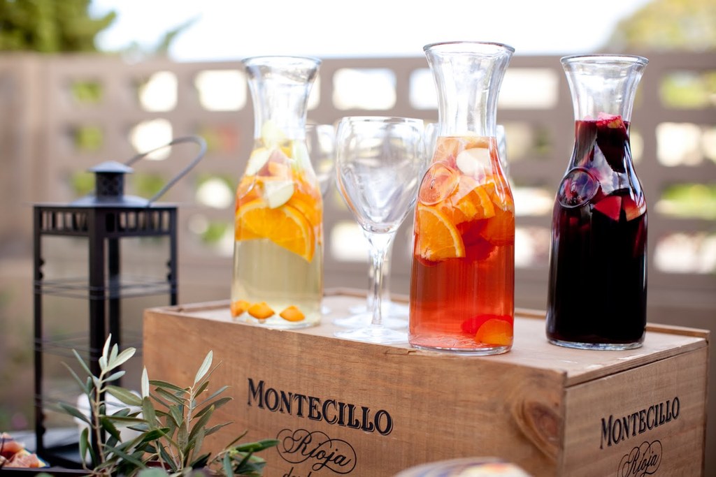 signature drinks for wedding reception outdoor summer wedding sangria
