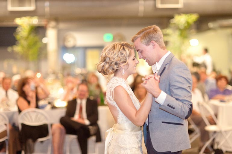 bride groom first dance