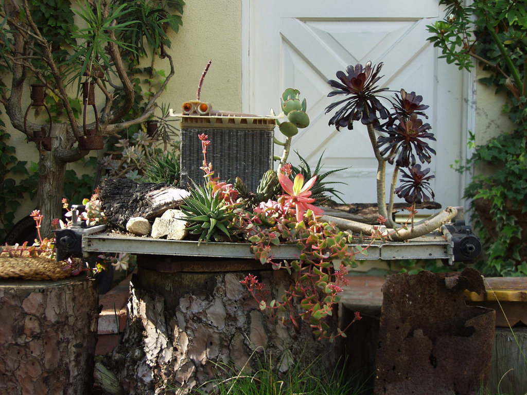 simple wedding centerpieces for a handcrafted wedding jungle inspired