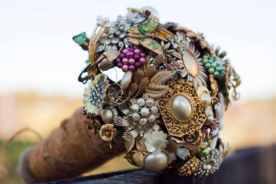 Antique Brooch Bouquet 2025