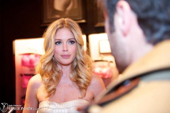 All Down Wedding Hairstyle Loose Waves Middle Part