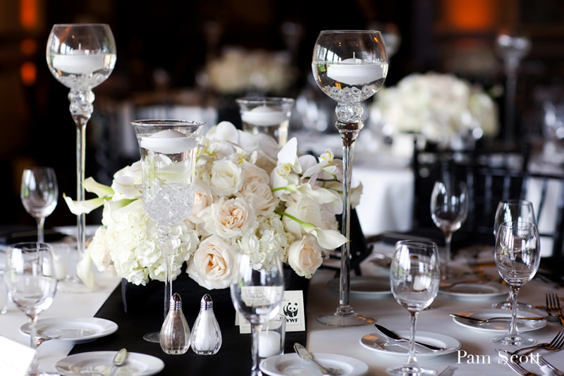 black-white-wedding-ivory-centerpiece.or