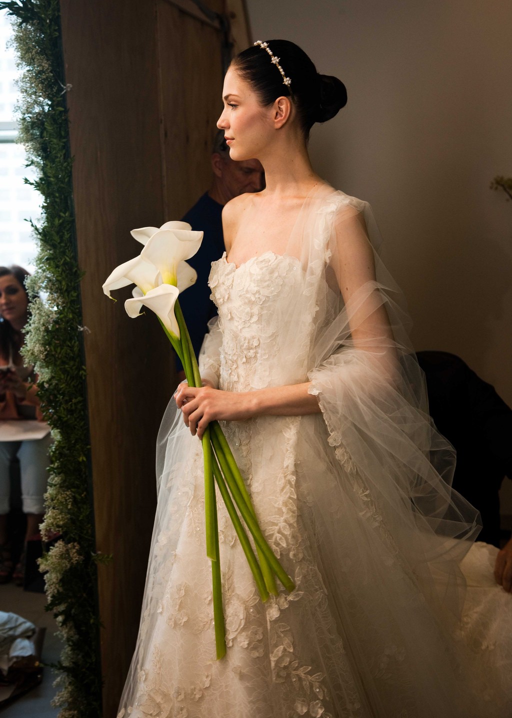 Elegant Wedding Flowers Oscar De La A Bridal Gown