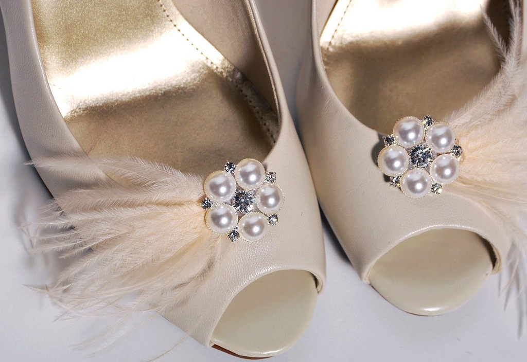 pretty little wedding shoe clips fun affordable bridal accessories 2