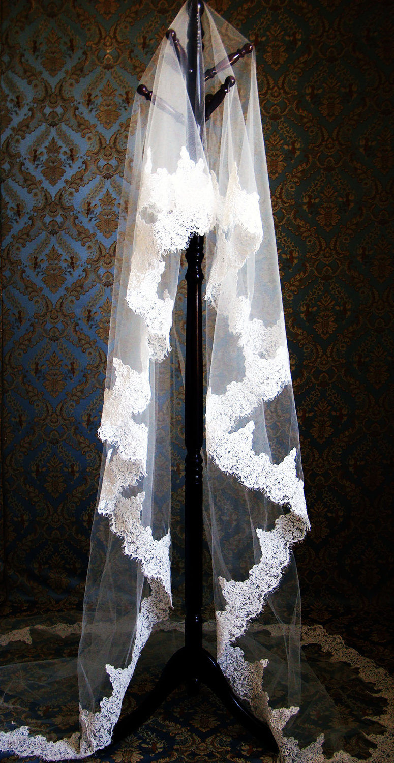 romantic wedding accessories bridal head chic Mantilla veils lace and tulle